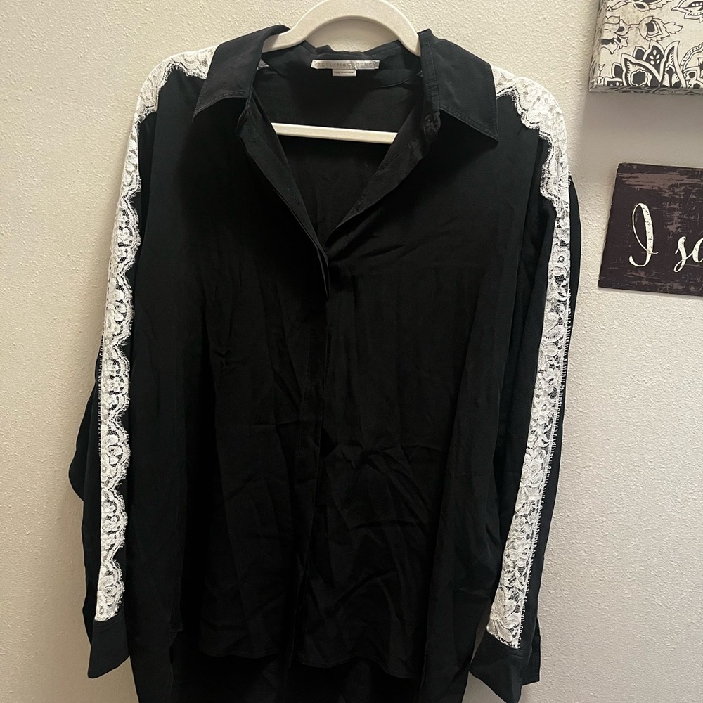Still/ Mc CartneyBlack Shirt with White Lace Trim